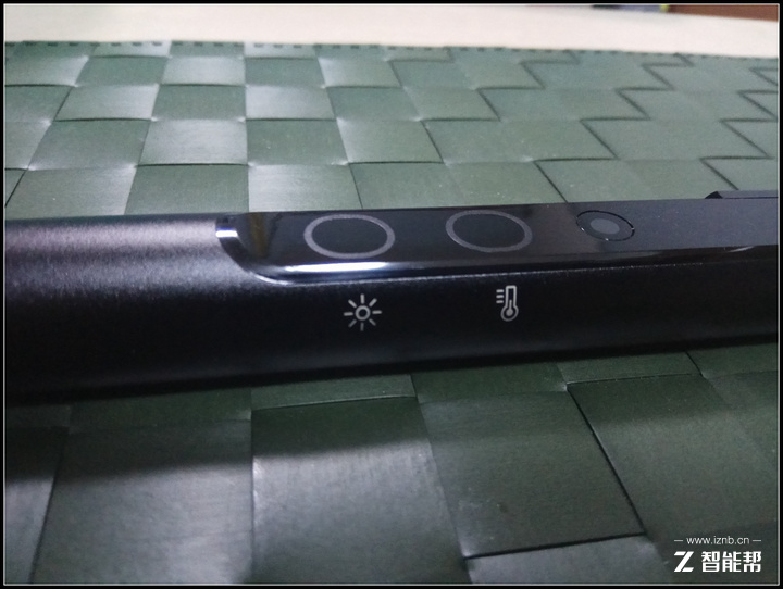 时尚有趣的智能阅读屏幕挂灯-BenQ ScreenBar